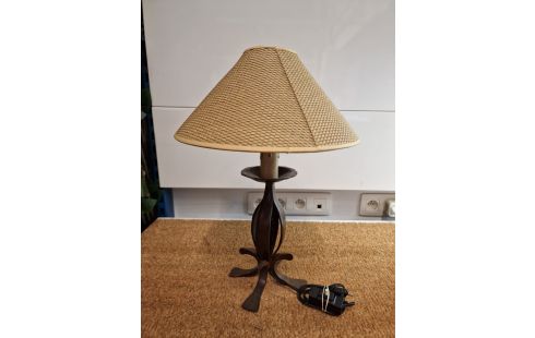 LAMPE A POSER PIED FER FORGÉ