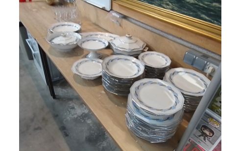 SERVICE DE TABLE LIMOGES