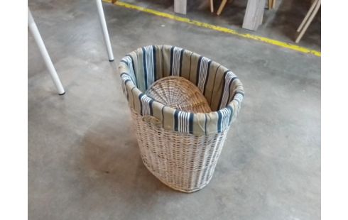 CORBEILLE A LINGE