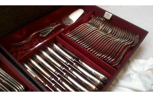 COUVERT ARGENTE STYLE LOUIS XV