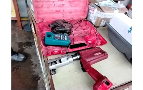 PINCE A SERTIR CHAUFFAGISTE + MALETTE