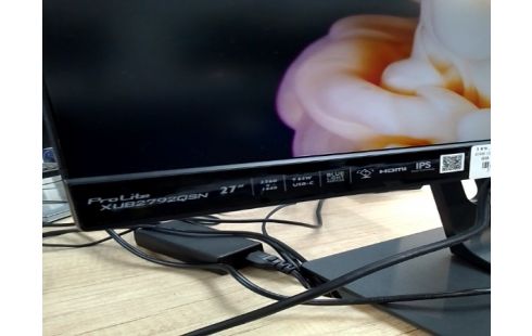 ECRAN LCD IIYAMA+ HDMI +TYP+C