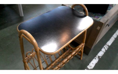 KRANTENBAK VINTAGE BAMBOE ROTAN