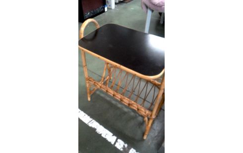 KRANTENBAK VINTAGE BAMBOE ROTAN