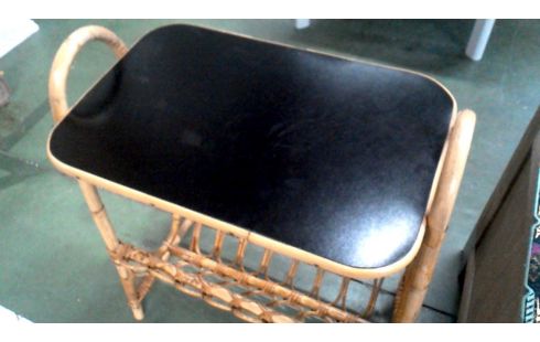 KRANTENBAK VINTAGE BAMBOE ROTAN