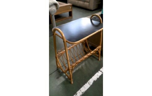 KRANTENBAK VINTAGE BAMBOE ROTAN