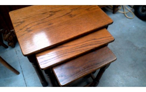 BIJZETTAFEL LOT VAN 3