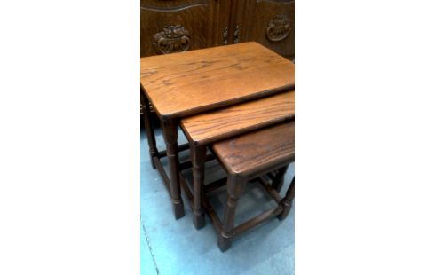 BIJZETTAFEL LOT VAN 3