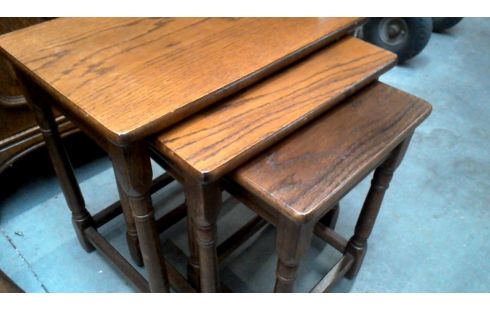 BIJZETTAFEL LOT VAN 3