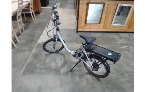 VELO PLIANT COMPACT ELECTRIQUE 86KM AU COMPTOIR