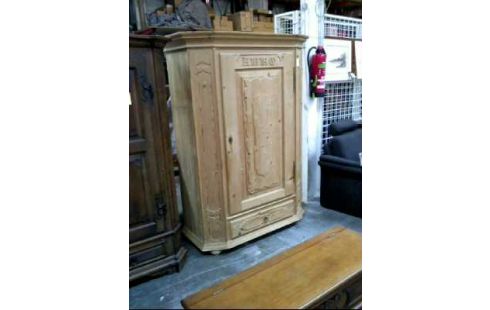 ARMOIRE CHAPEAU DE GENDARME CLAIR