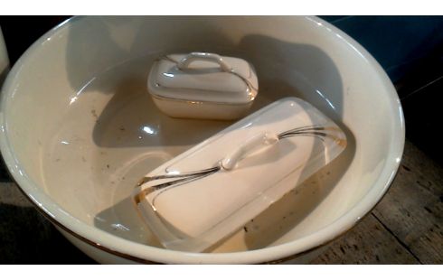 POT A EAU ART NOUVEAU ECRU OR