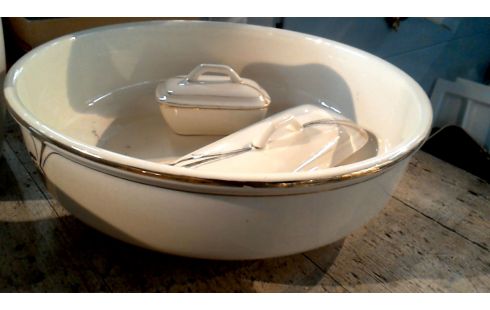 POT A EAU ART NOUVEAU ECRU OR