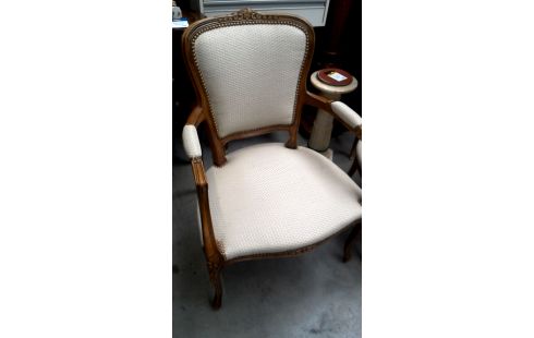 2 STÜHLE AST BEIGE STOFF