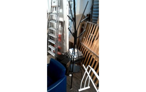 KAPSTOK MODERN TOWER  TREE