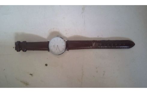HORLOGE DANIEL WELLINGTON