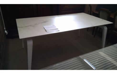 DESIGN EETTAFEL LIGNE ROSET/ODESSA