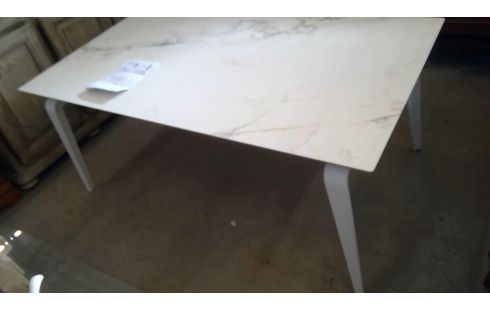 DESIGN EETTAFEL LIGNE ROSET/ODESSA