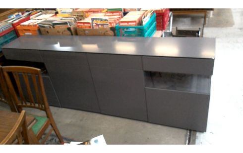 MODERNE EETKAMERKAST  MET 2VITRINES