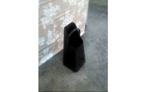 KOHLESCHÜTTE METALL SCHWARZ MIT HENKEL