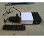 PROJECTEUR VIDEO PM AVEC TELECOMMANDE