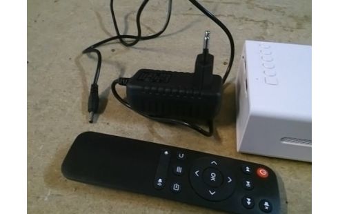PROJECTEUR VIDEO PM AVEC TELECOMMANDE