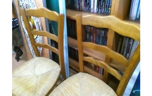 LOT DE 2 CHAISES PAILLEES