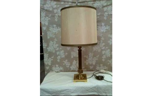 TISCHLAMPE GROSS GOLDF. SCHIRM CREMEF.