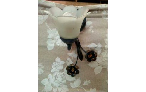 WANDLAMPE METALL BLAU MILCHGLAS BLUME