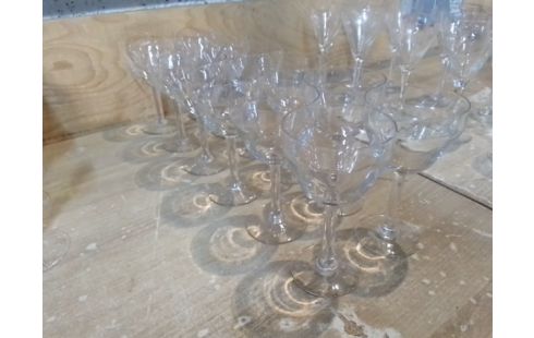 VERRES A PIED LE LOT