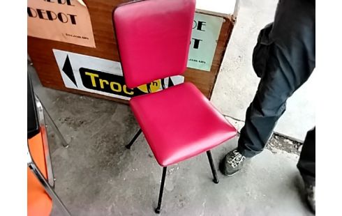 CHAISE VINTAGE ROUGE