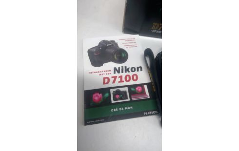 FOTOAPPARAT NIKON MIT, , BILTZLICHTGERÄT