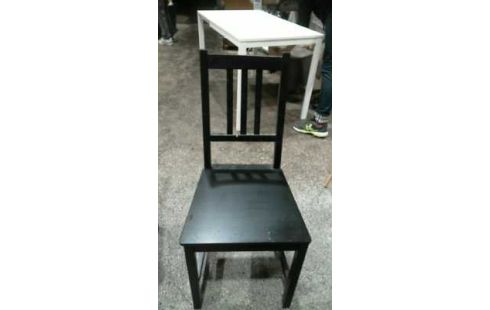 CHAISE IKEA NOIR 