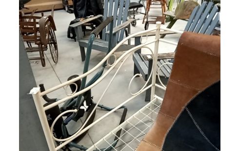 LIT/canape metal blanc