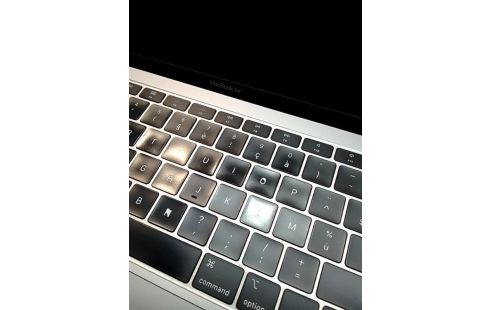 MacBook air 13" 2018 8 RAM 128GO