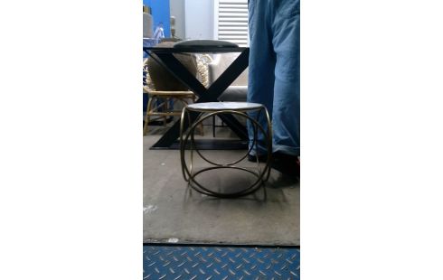 BIJZETTAFELTJE  SMEEDWERK ,WIT MARMER