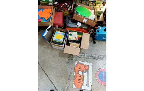 LOT DE 2 CARTON DE LETTRE AUTOCOLLANTE COULEUR