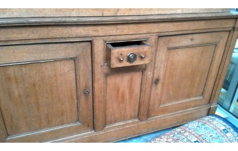 MUEBLE BAJO. ANTIGUO ROBLE 4 PUERTAS 1 CAJÓN