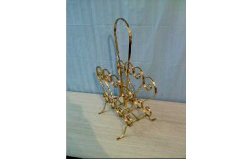 ZEITUNGSSTÄNDER METALL GOLDF. VERZIERT