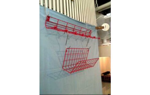 GARDEROBE INKL. ZEITUNGSSTÄNDER ROT