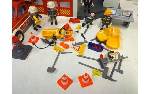 PLAYMOBIL CASERNE DE POMPIER
