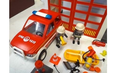 PLAYMOBIL CASERNE DE POMPIER