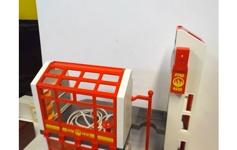 PLAYMOBIL CASERNE DE POMPIER