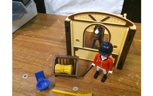 PLAYMOBIL ECURIE