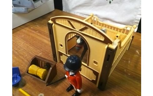 PLAYMOBIL ECURIE