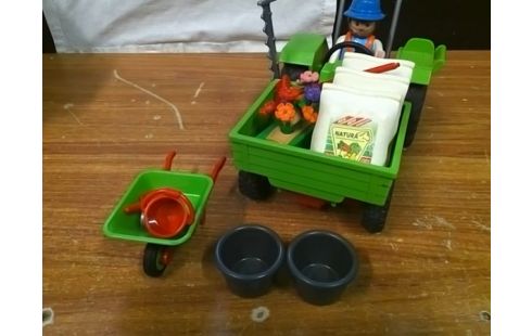 PLAYMOBIL HORTICULTEUR AVEC TRACTEUR