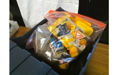 PLAYMOBIL CAMION DE CHANTIER AVEC ACCESSOIRES