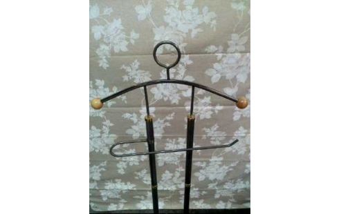 HERRENDIENER METALL HOLZDETAILS