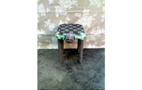 HOLZHOCKER VERSCH. MODELLE KLEIN