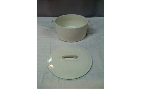 TOPF PORZELLAN WEISS <MAX. & WILL.>